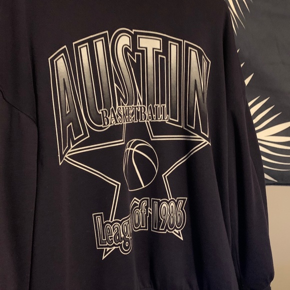 Vintage Style Austin Basketball Crewneck - Picture 3 of 4